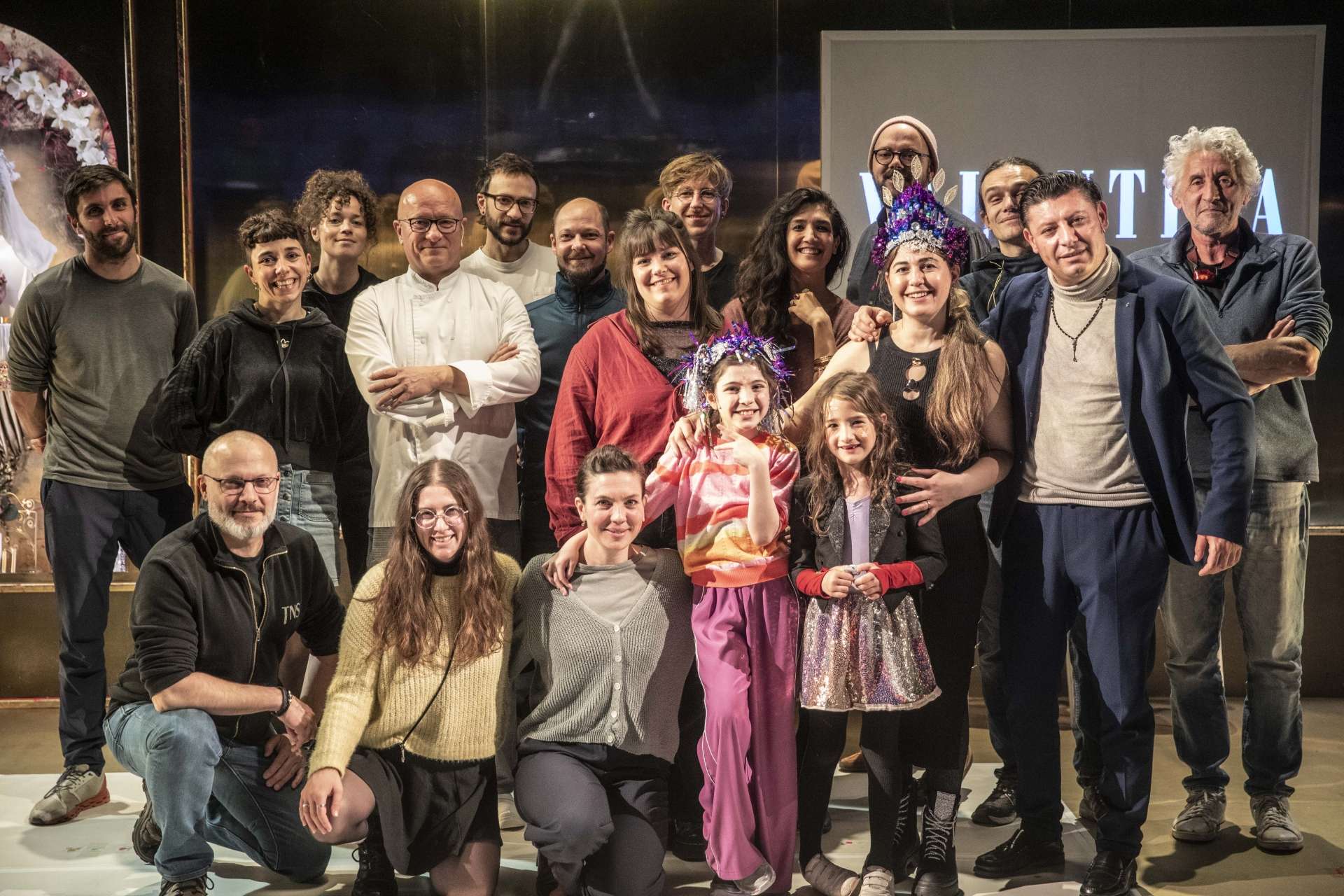 L'équipe de Valentina de Caroline Guiela Nguyen - Galas du TnS 2025 © Jean-Louis Fernandez